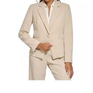 CLOSET CLEAROUT! NWT Calvin Klein single button jacket Size 12